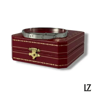 Náramek Cartier Love v originální červené krabičce Cartier
